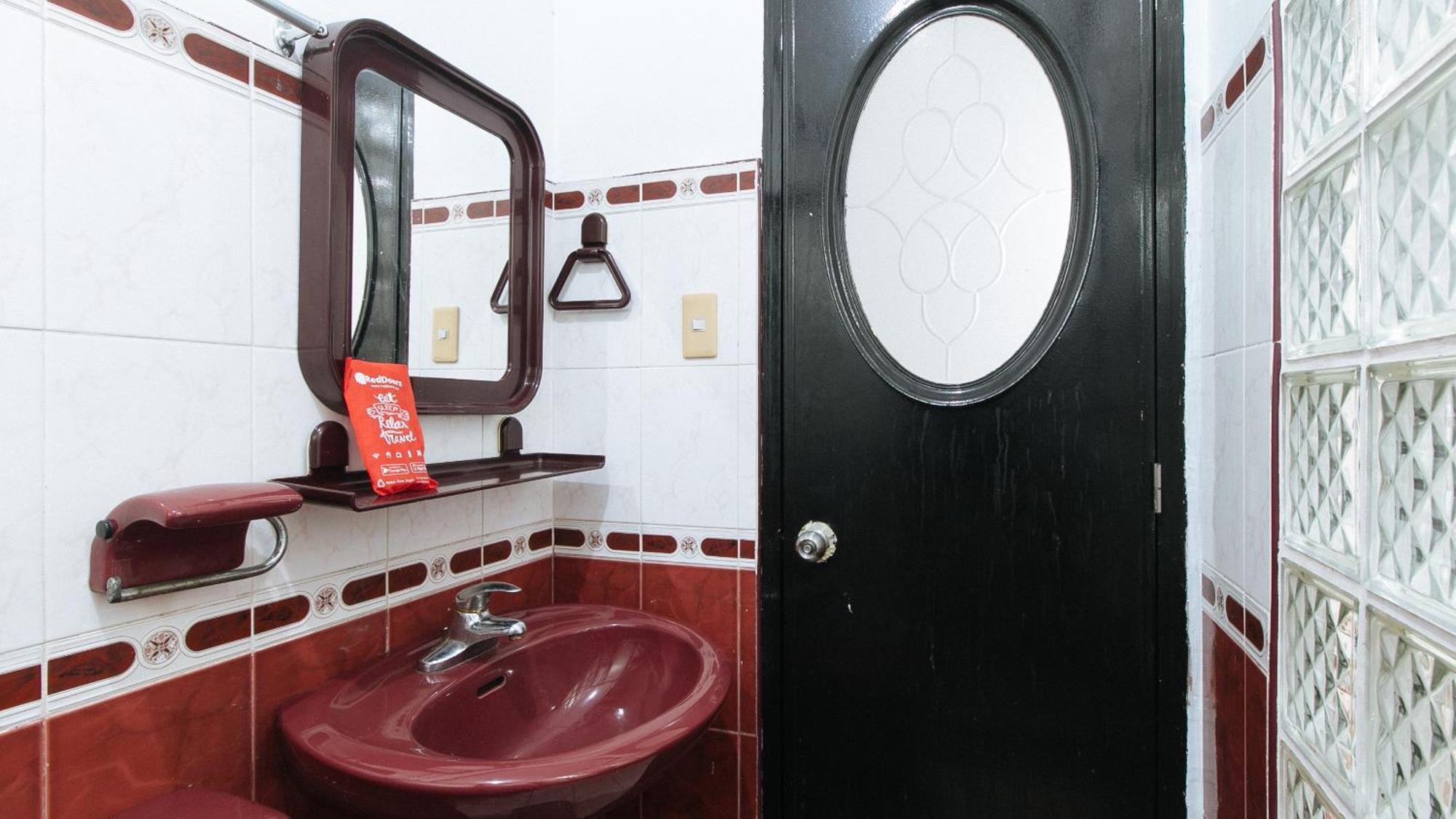 Reddoorz At Plus Villa Gloria Taguig Exteriér fotografie